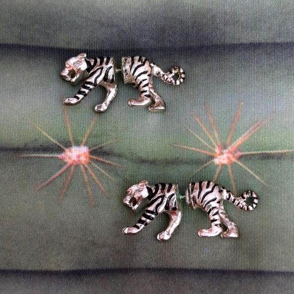 Katy Perry‎ Prism ROAR 🐯 tiger 3D stud earrings - Picture 1 of 3